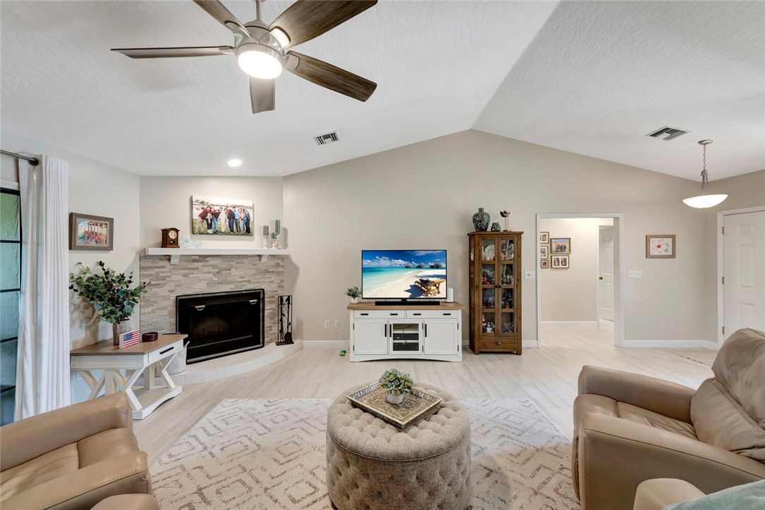 131 Prestwick Circle