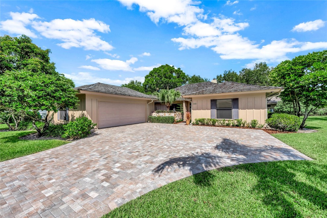 131 Prestwick Circle