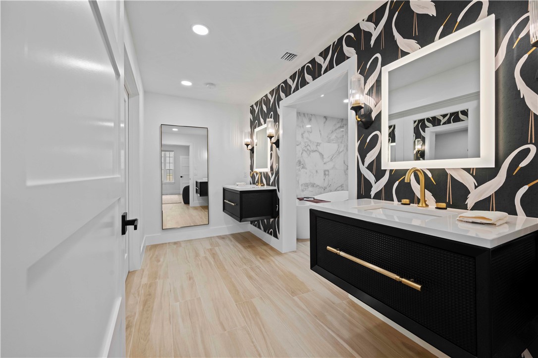 2250 Southwinds Boulevard 324