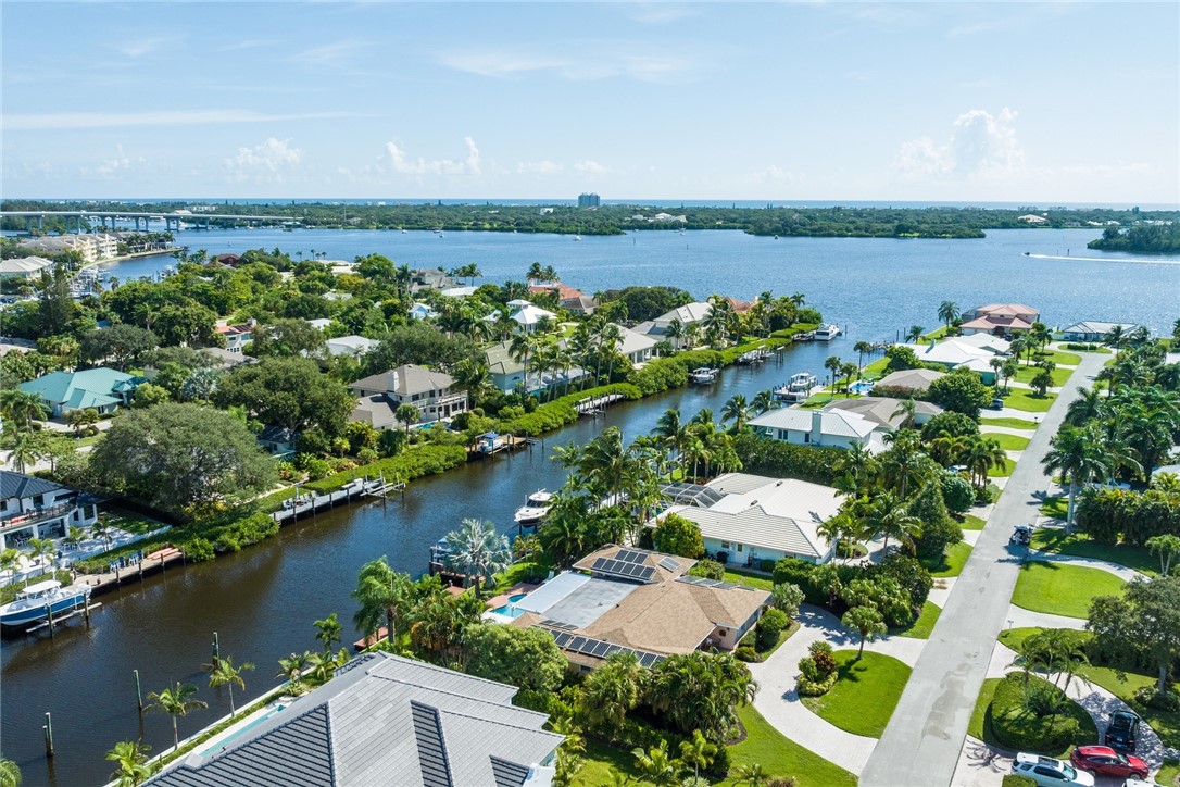 16 Sea horse Lane