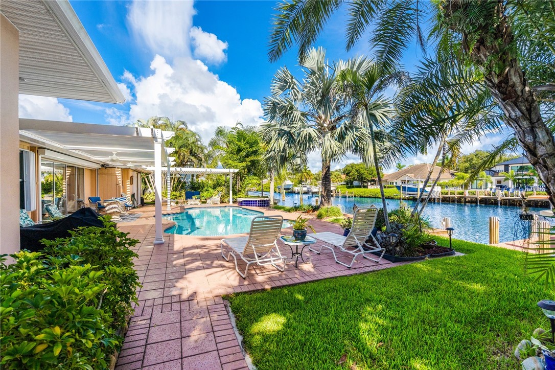 16 Sea horse Lane