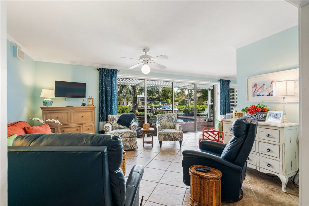16 Sea horse Lane