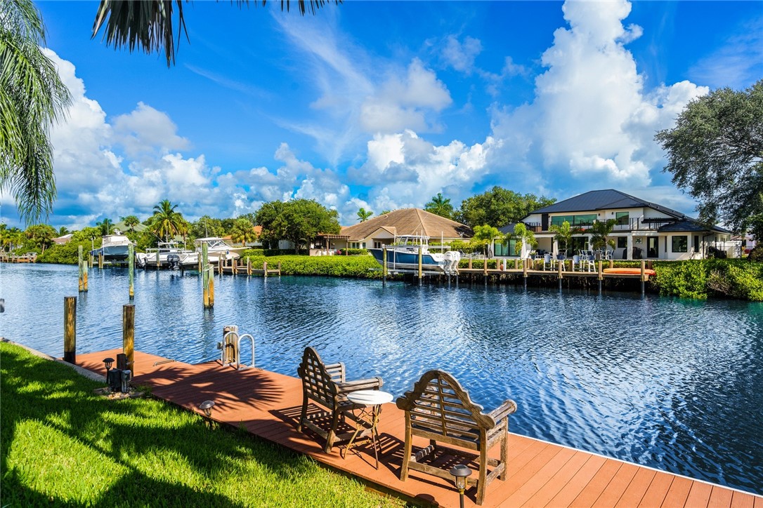 16 Sea horse Lane