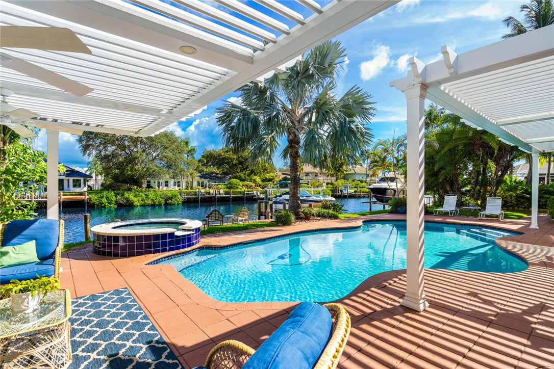 16 Sea horse Lane