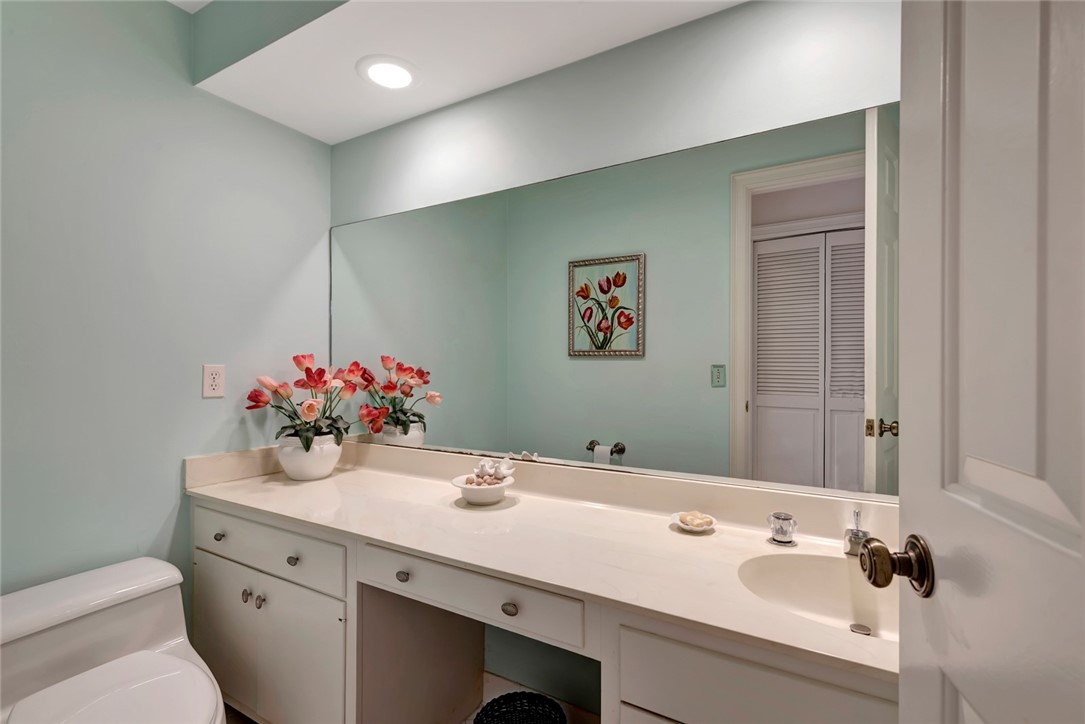 1070 Reef Road 206