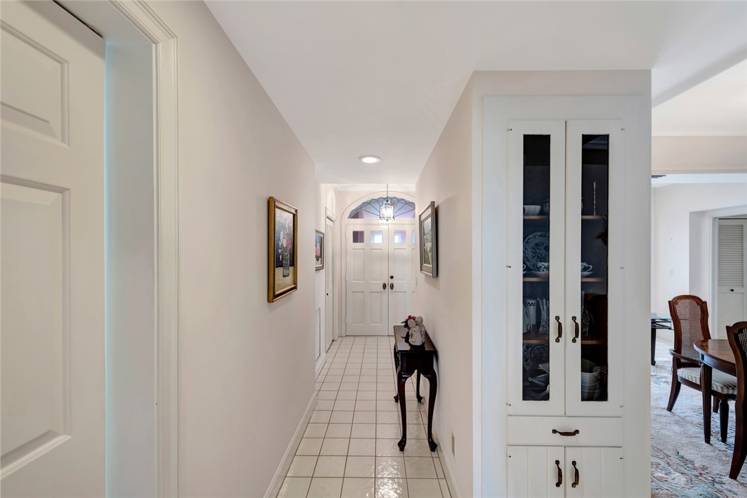 1070 Reef Road 206