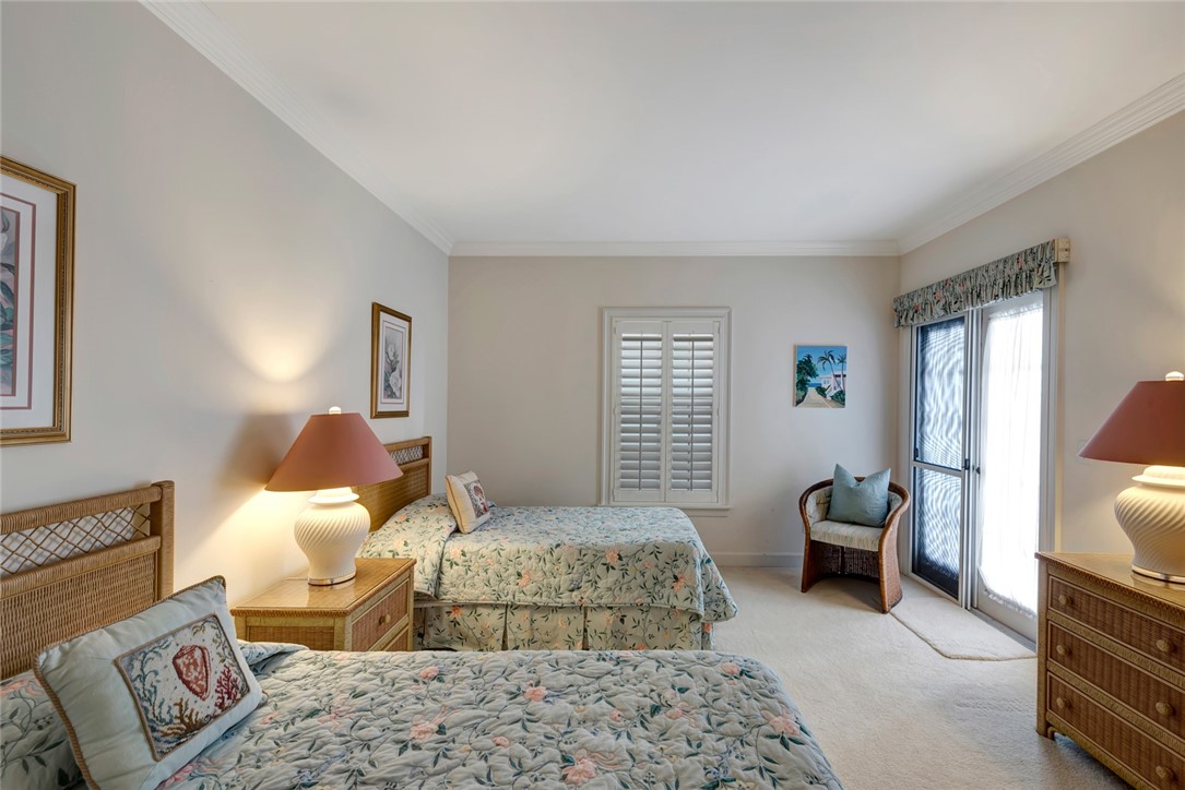 1070 Reef Road 206