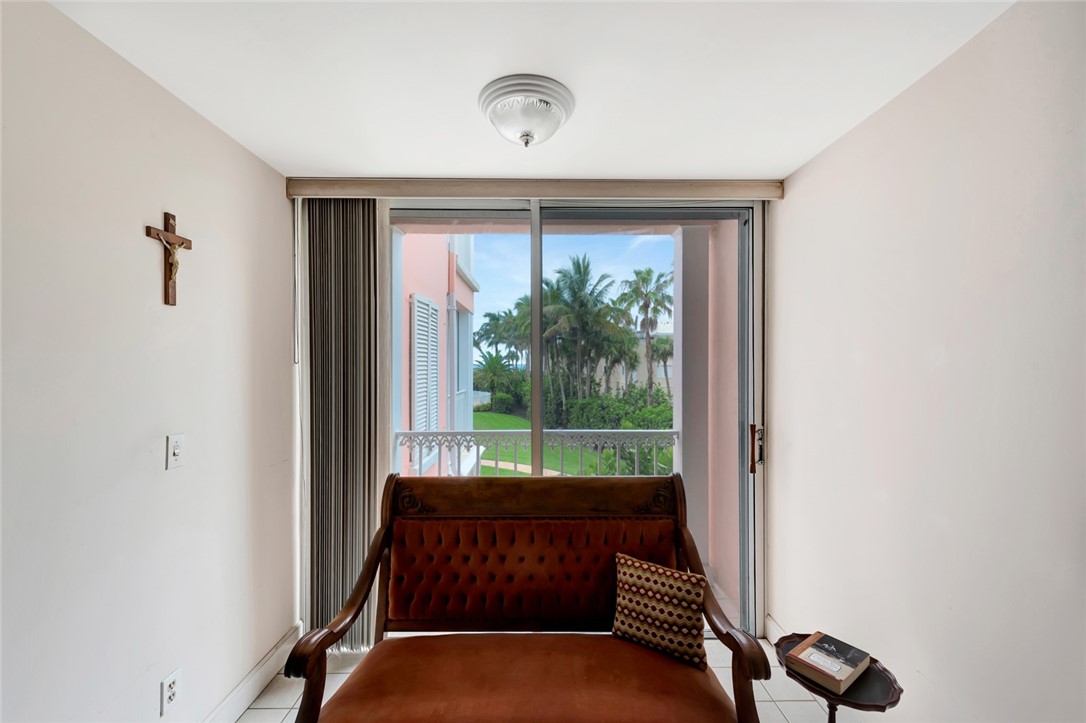 1070 Reef Road 206