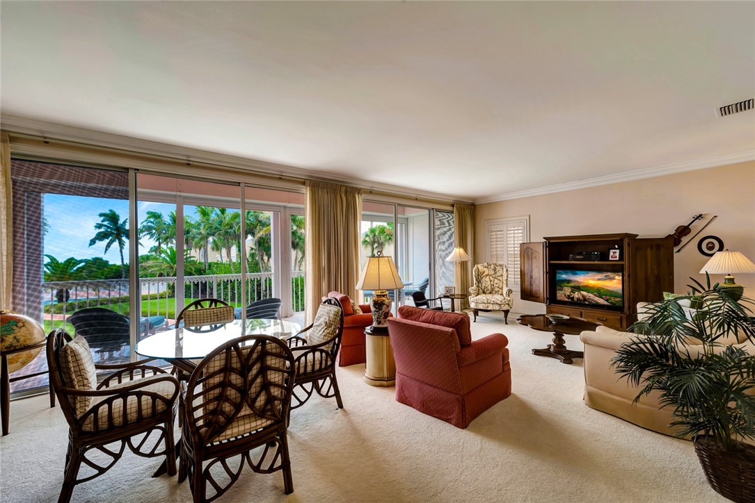 1070 Reef Road 206