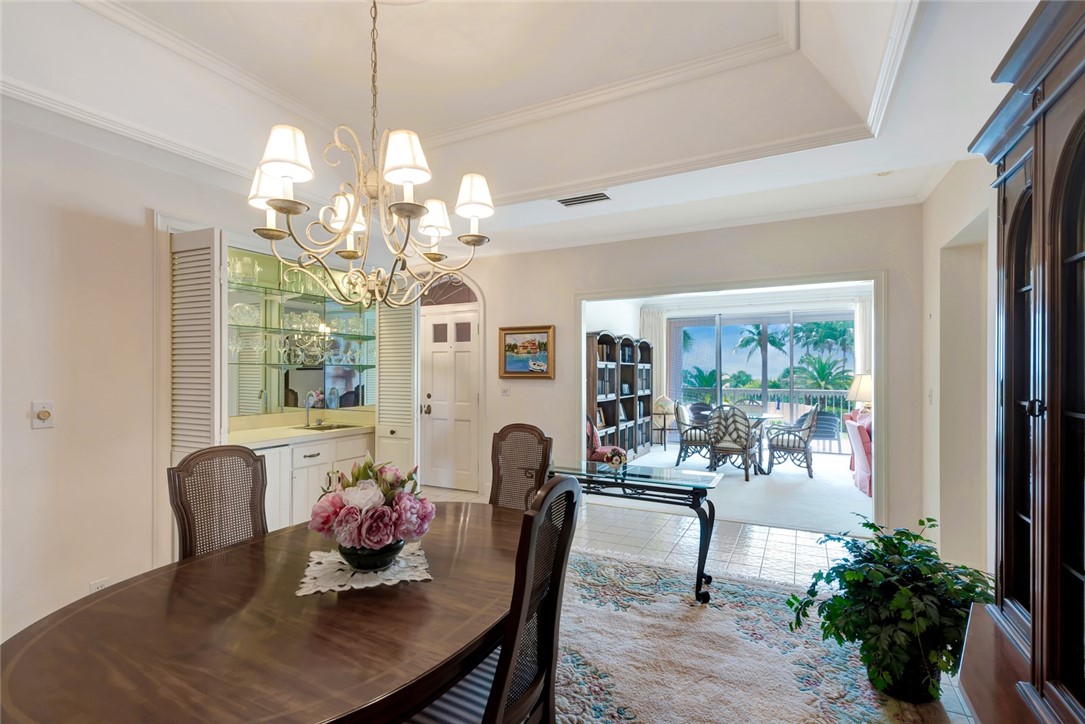 1070 Reef Road 206