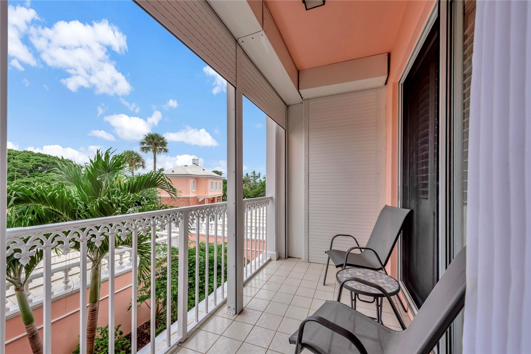 1070 Reef Road 206