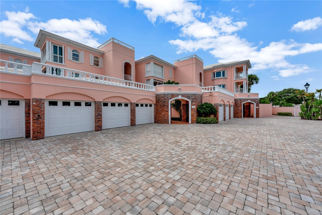 1070 Reef Road 206