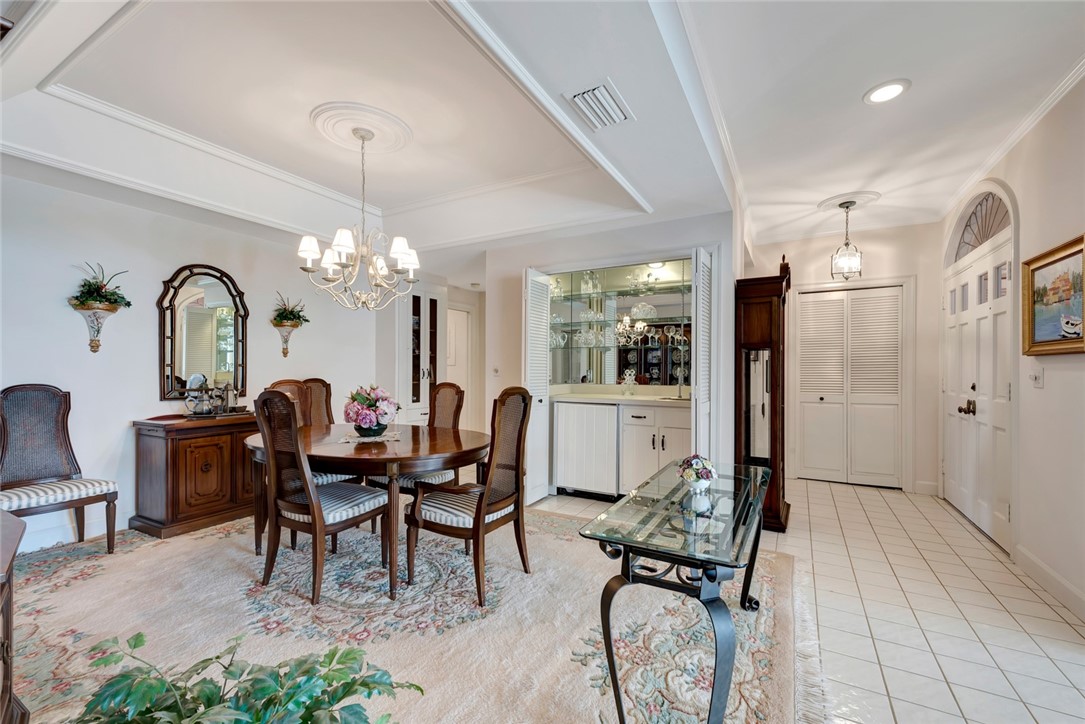 1070 Reef Road 206