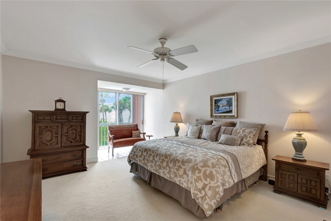 1070 Reef Road 206
