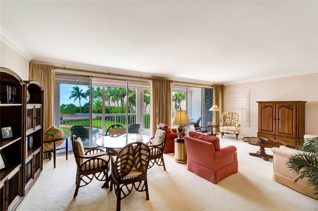 1070 Reef Road 206
