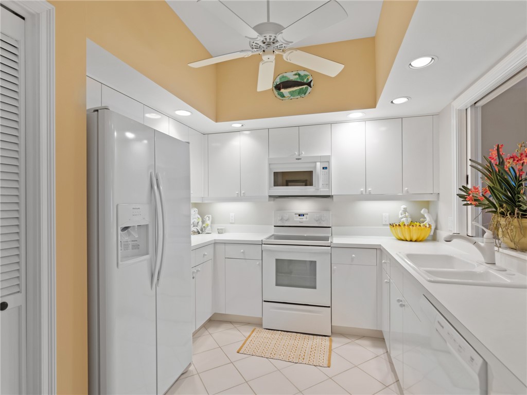 5225 E Harbor Village Drive 302