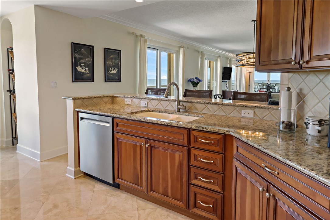 3702 N Highway A1A 601