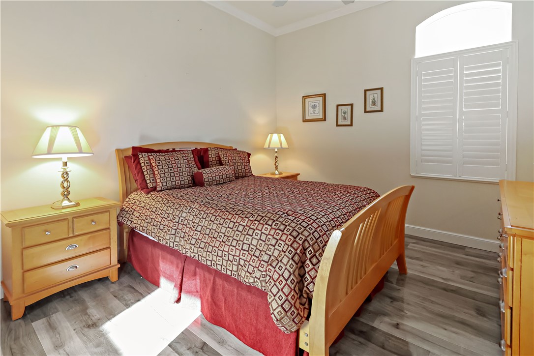 7650 S Village Square