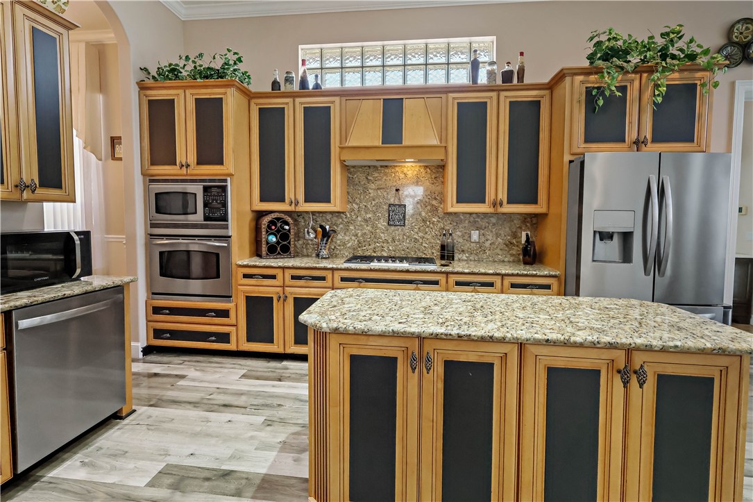 7650 S Village Square
