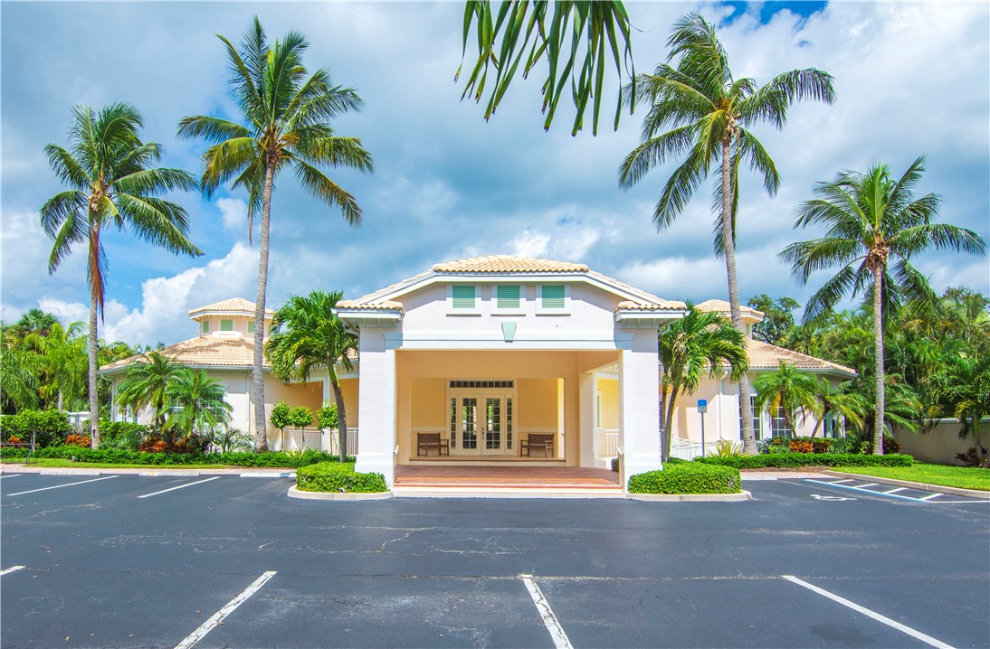1201 W Island Club Square