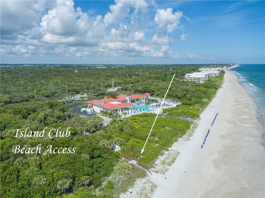 1201 W Island Club Square
