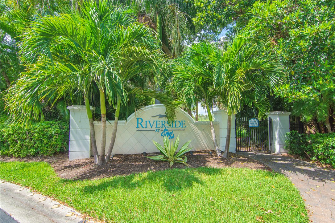 1201 W Island Club Square