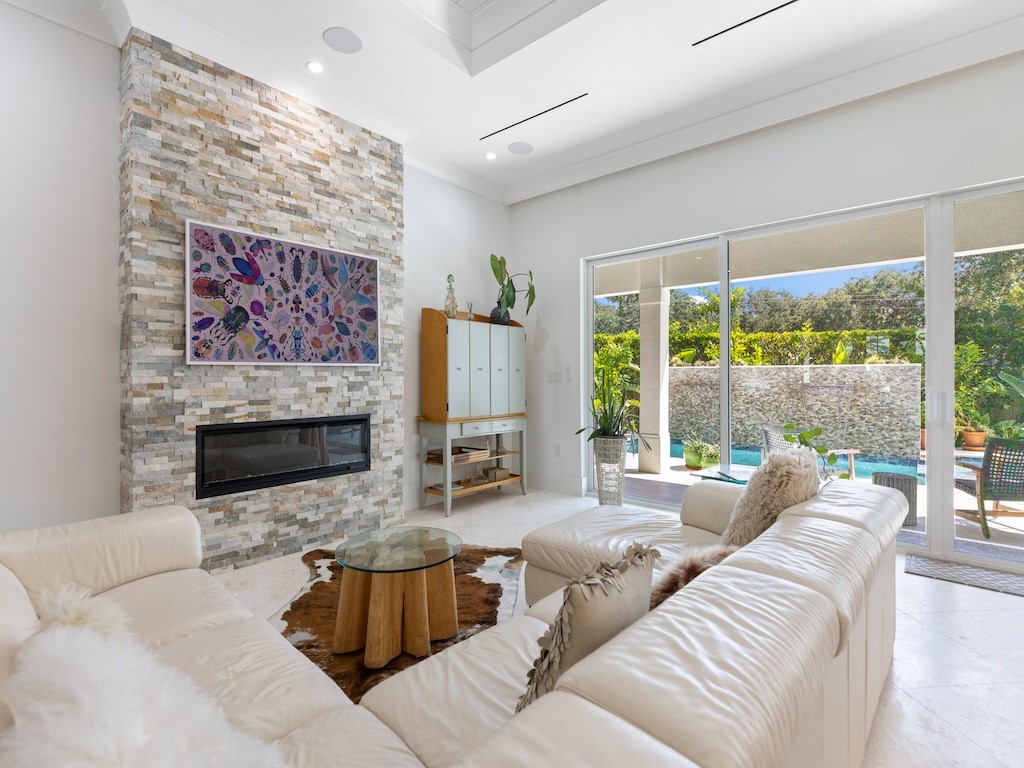 1650 Riomar Cove Lane