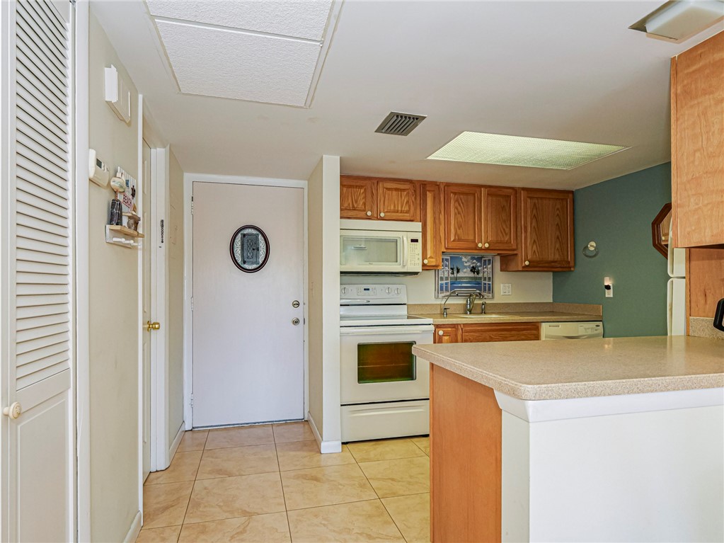 1830 Robalo Drive B102