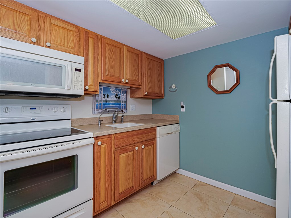 1830 Robalo Drive B102