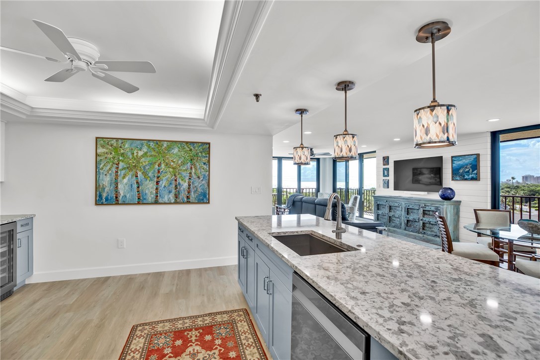 5047 N Highway A1A 401