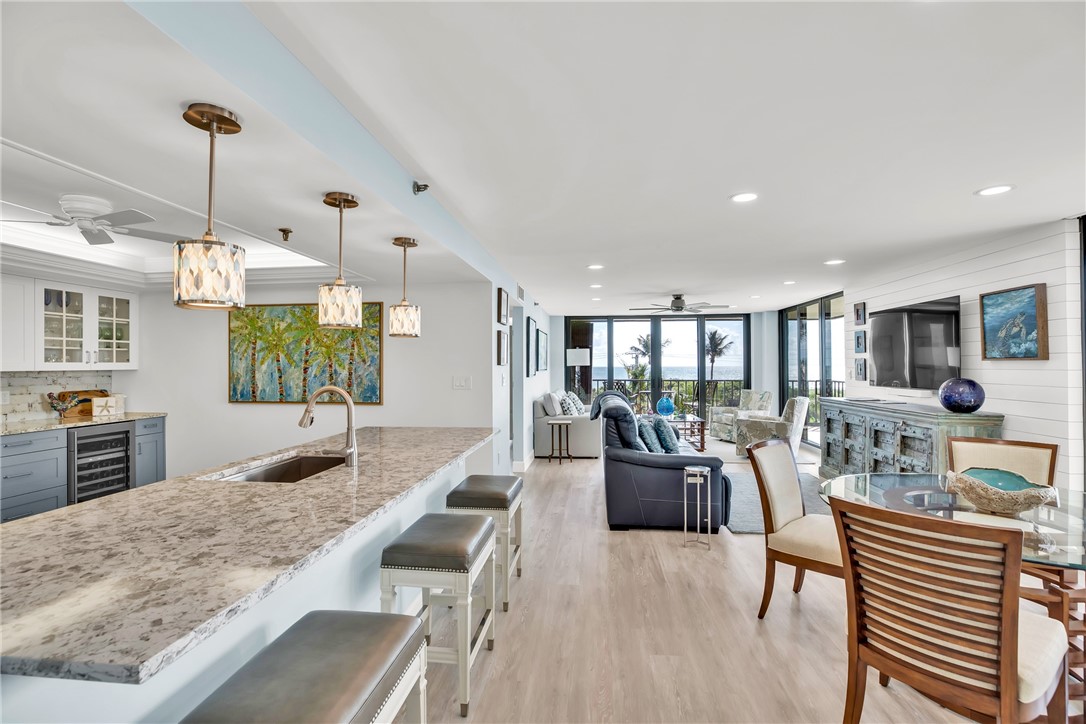 5047 N Highway A1A 401