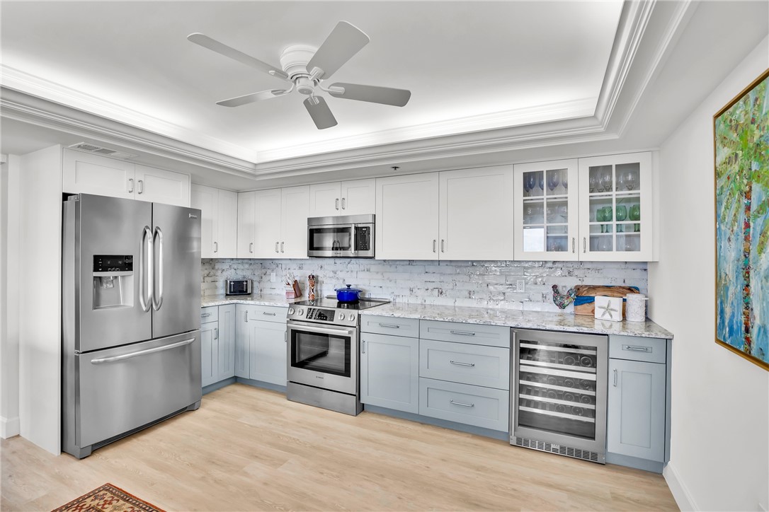 5047 N Highway A1A 401