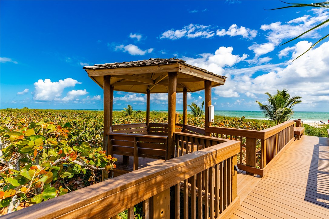 5047 N Highway A1A 401