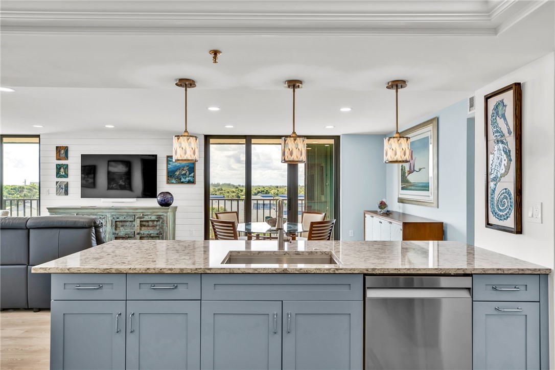 5047 N Highway A1A 401