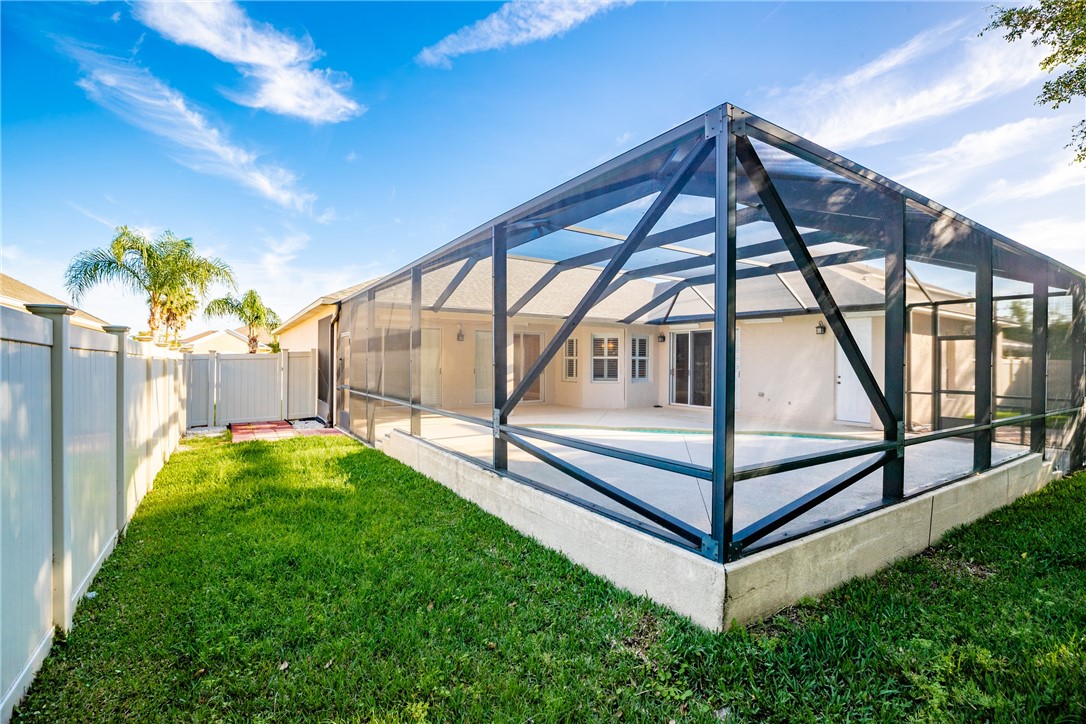 1355 Scarlet Oak Circle