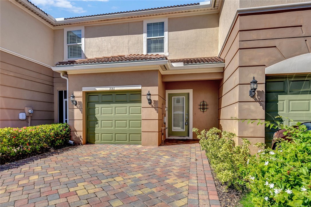 1081 Normandie Way