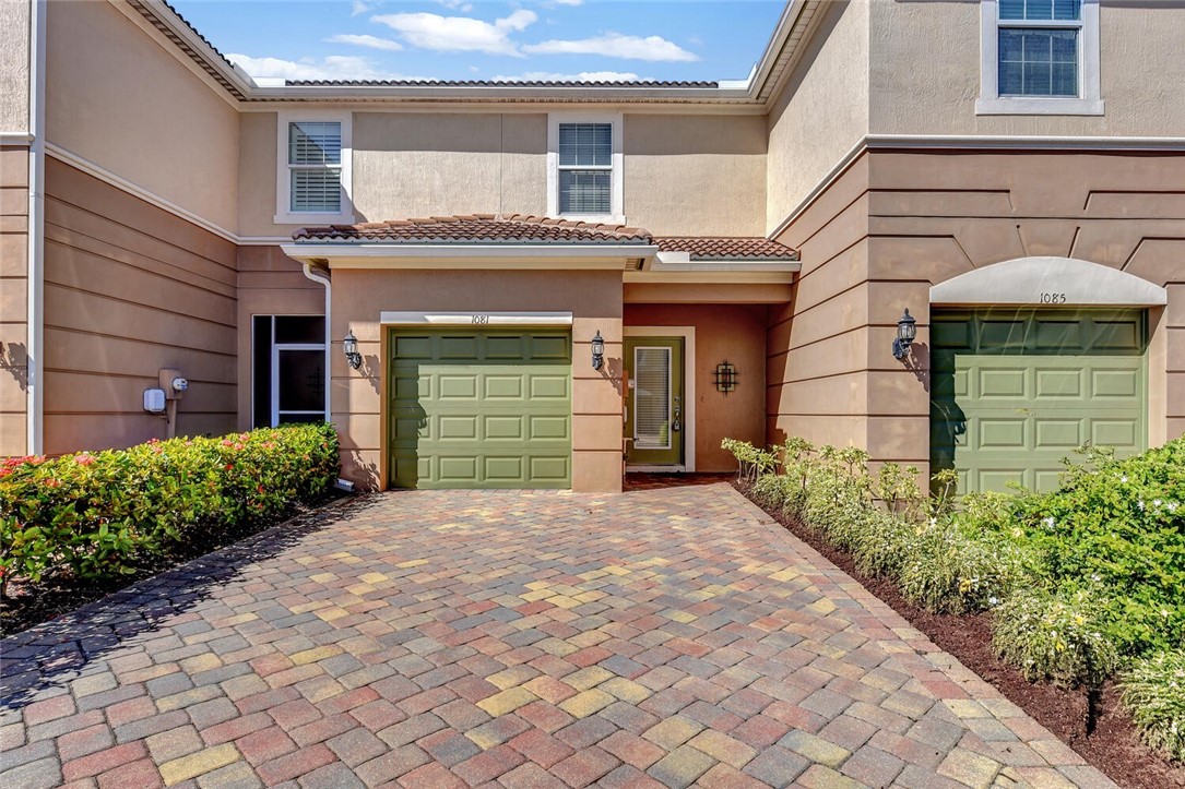 1081 Normandie Way