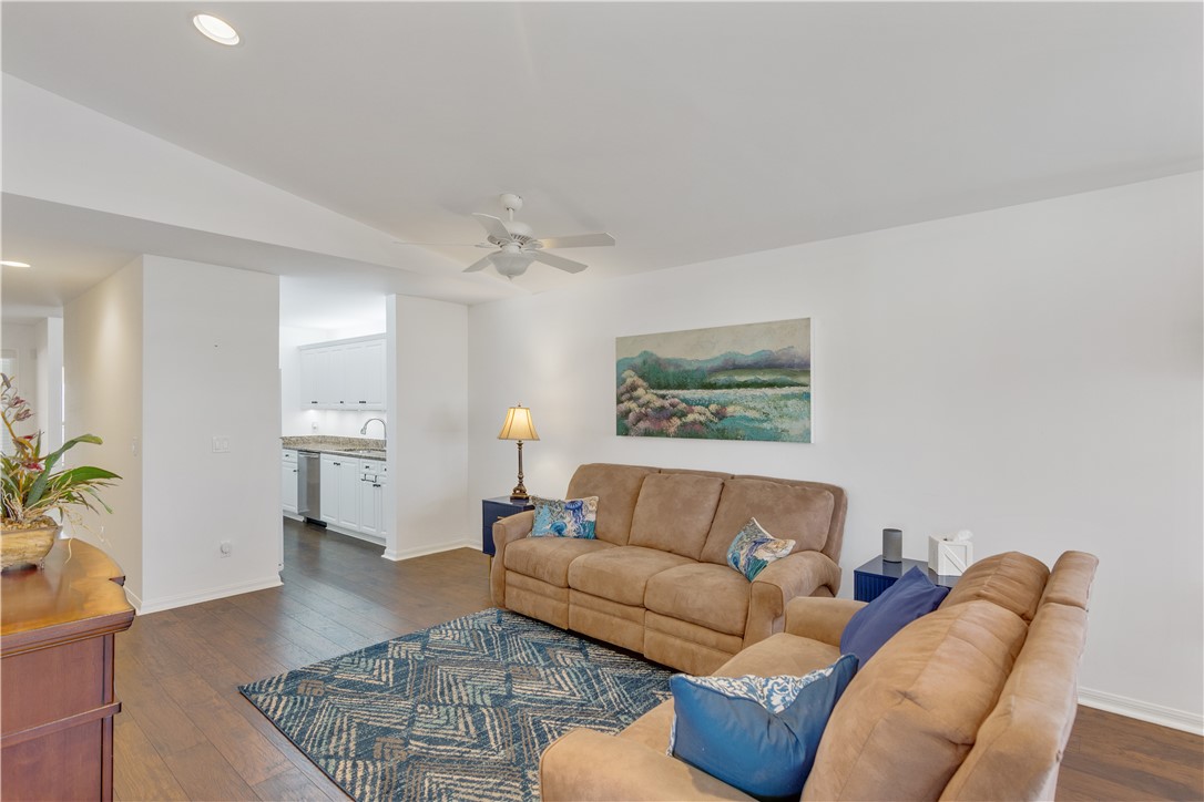 605 W Lake Jasmine Circle 202
