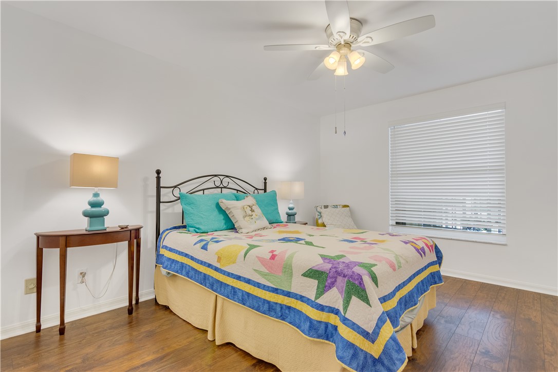 605 W Lake Jasmine Circle 202