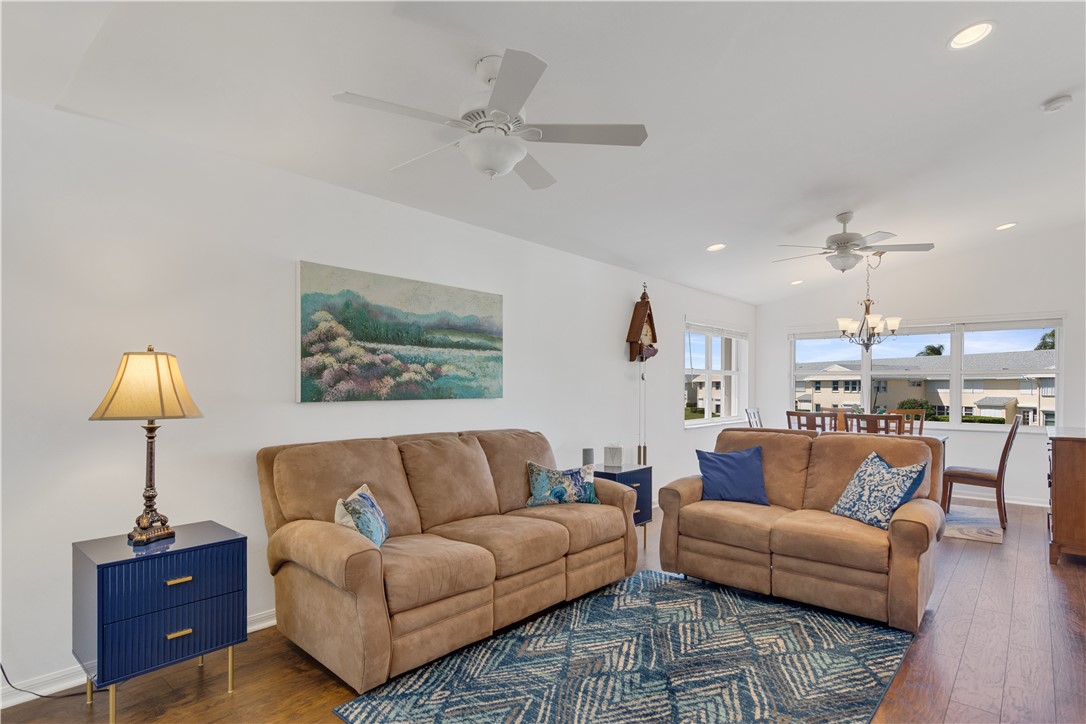 605 W Lake Jasmine Circle 202