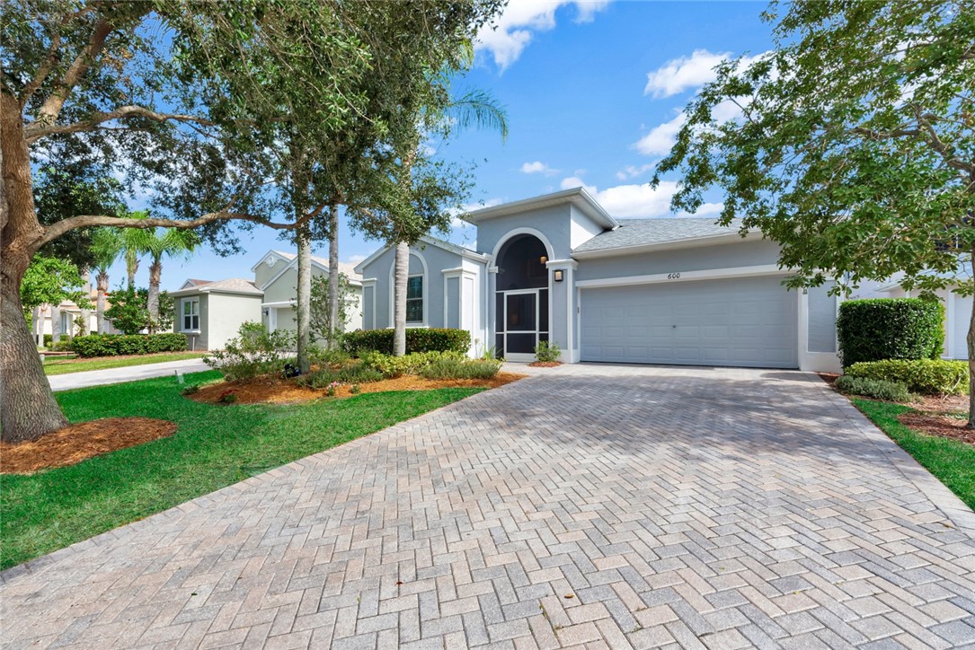 600 Calamondin Way SW