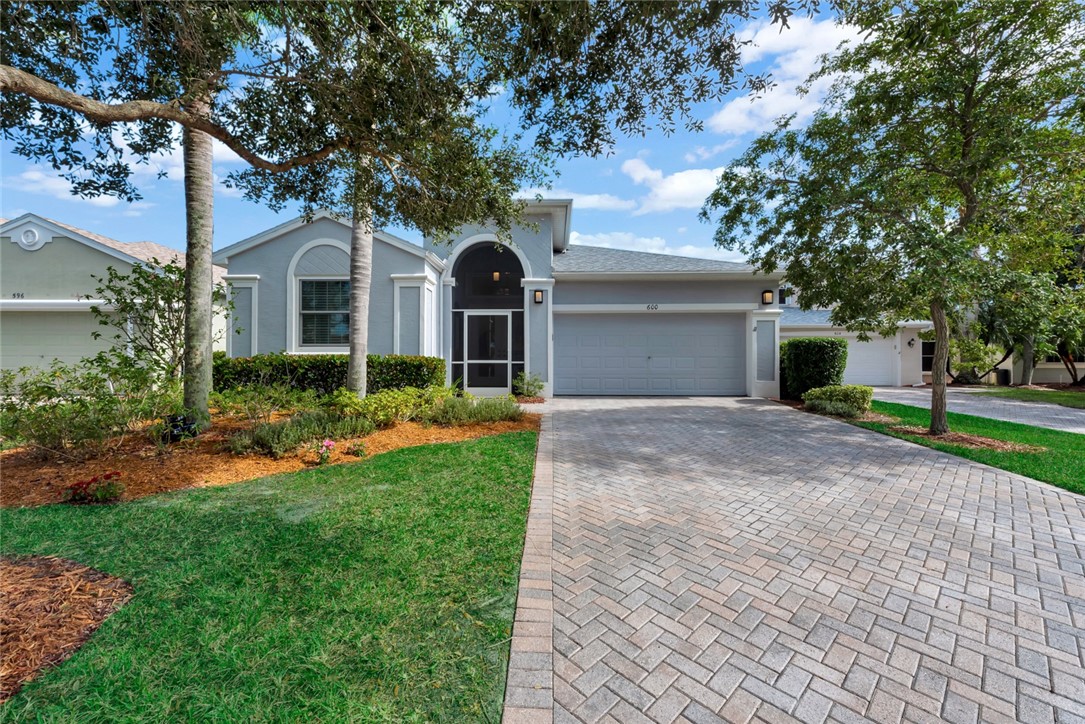 600 Calamondin Way SW