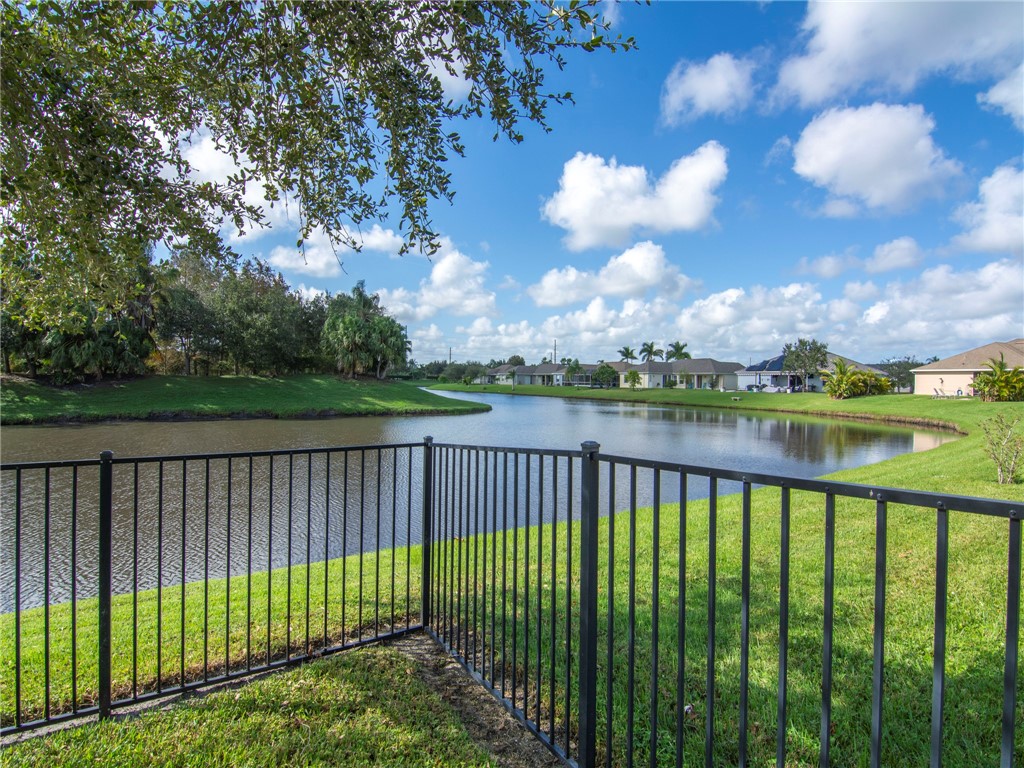 1209 Scarlet Oak Circle