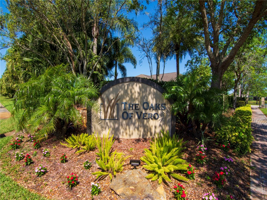 1209 Scarlet Oak Circle