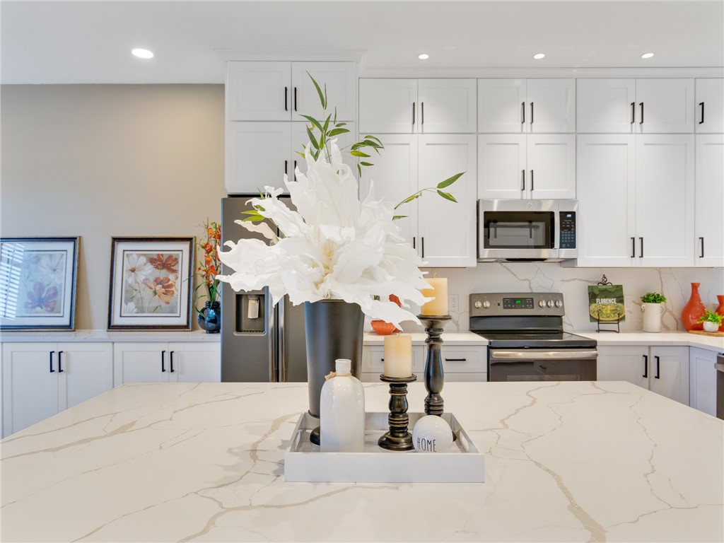1209 Scarlet Oak Circle