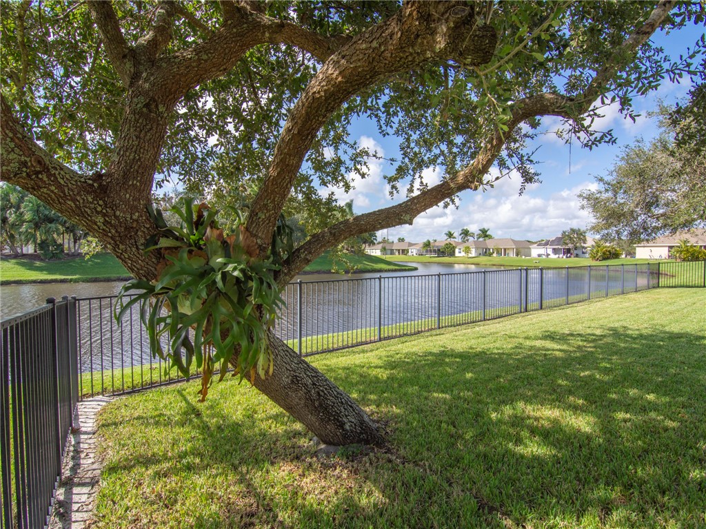 1209 Scarlet Oak Circle