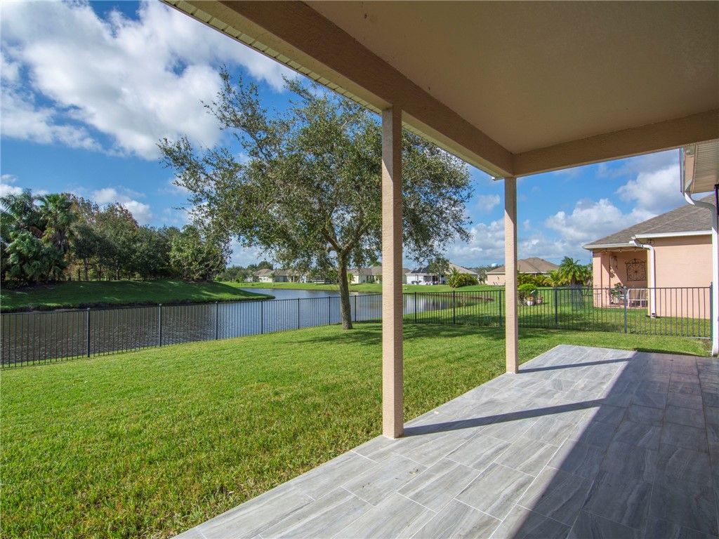 1209 Scarlet Oak Circle