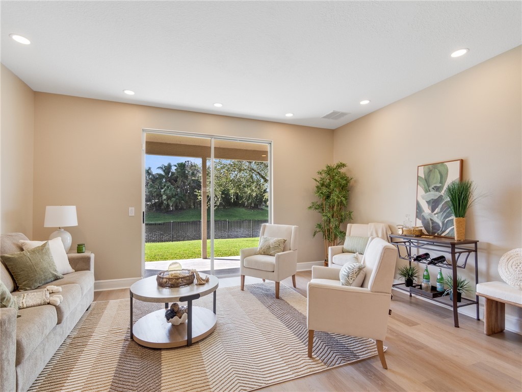 1209 Scarlet Oak Circle