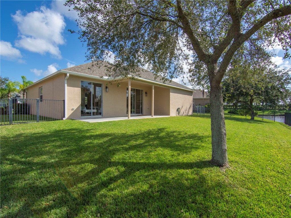 1209 Scarlet Oak Circle