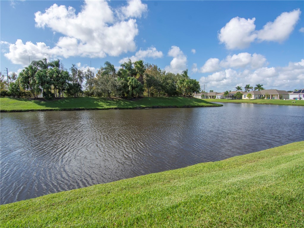 1209 Scarlet Oak Circle